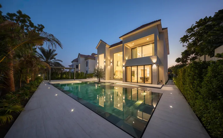 Luxury modern villas jumeirah island