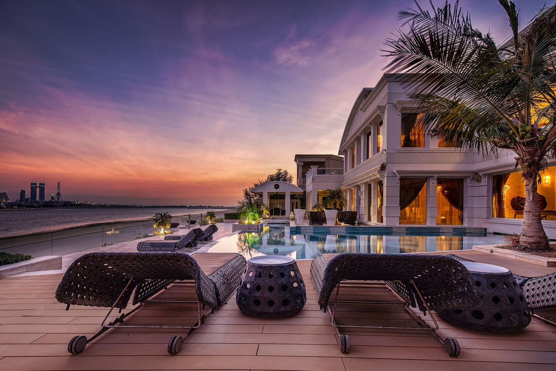 Luxury villas palm jumeirah